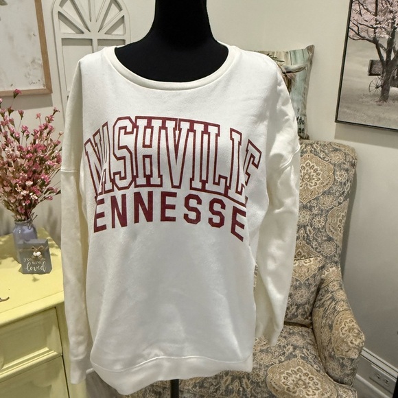 Aeropostale White and Red Crew Neck Sweater - Picture 1 of 5